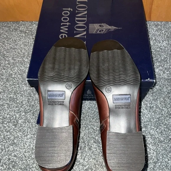 London Fog Leather Zip Up Ankle Boots - Picture 7 of 9